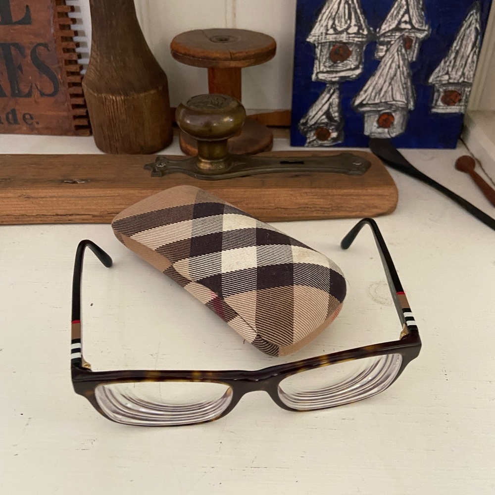 Burberry - Picture 2 of 5